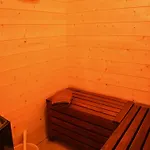 With Private Sauna, Jacuzzi And Pool 펜션 *