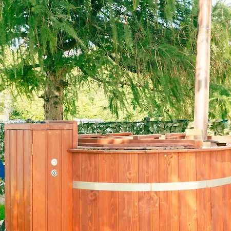 Сasa de vacaciones With Private Sauna, Jacuzzi And Pool