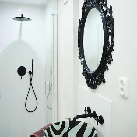 Dom wakacyjny With Private Sauna, Jacuzzi And Pool